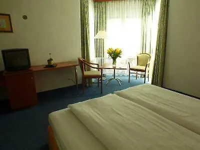 Hotel Alpinpark Innsbruck 4*,