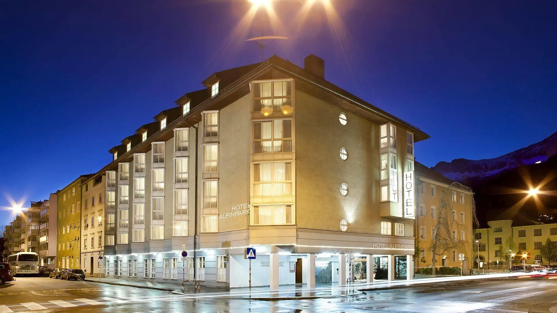 Hotel Alpinpark contacts